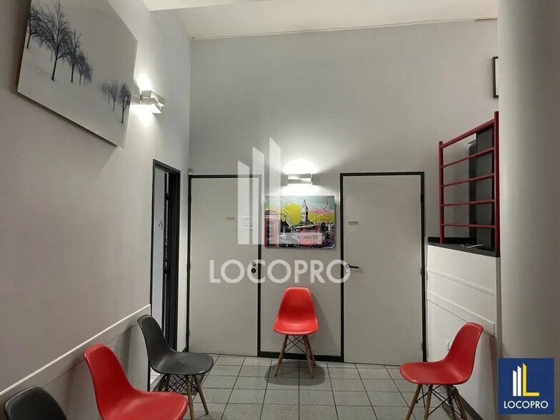 Bureau dans Marseille à vendre - Photo de l’immeuble – Image 3 sur 14