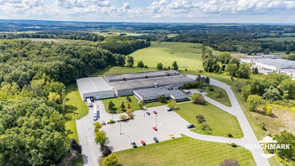 2754 W Park Dr, Bloomfield, NY à vendre - Photo de l’immeuble – Image 2 sur 17