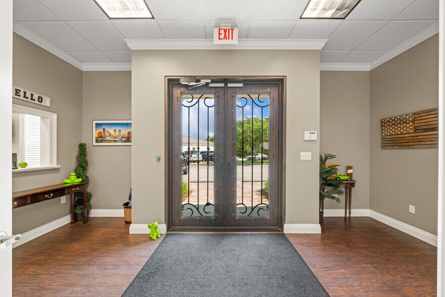 17411 Bridge Hill Ct, Tampa, FL à louer - Photo de l’immeuble – Image 2 sur 17