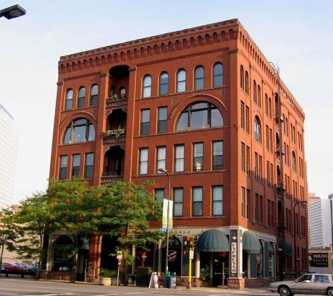 1227 Hennepin Ave, Minneapolis, MN à vendre - Photo de l’immeuble – Image 1 sur 4