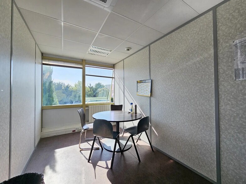 Bureau dans Champigny-Sur-Marne à louer - Photo de l’immeuble – Image 3 sur 13
