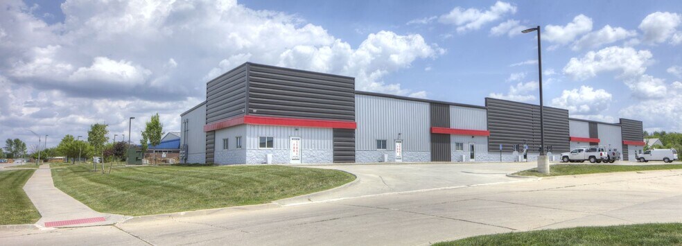 117 SE Lorenz Dr, Ankeny, IA à louer - Photo de l’immeuble – Image 2 sur 9