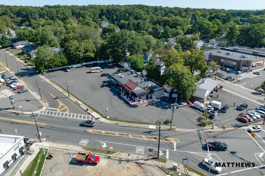 118 Godwin Ave, Midland Park, NJ à vendre - Photo de l’immeuble – Image 2 sur 3