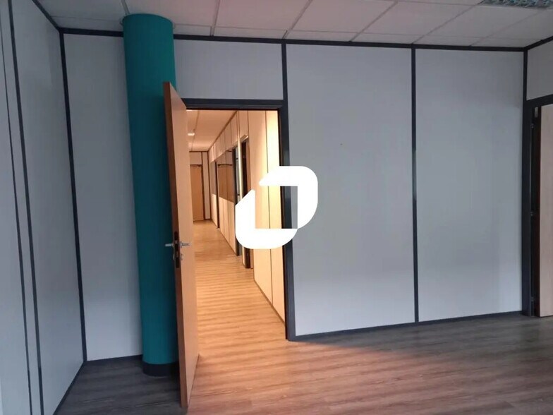 Bureau dans Lille à louer - Photo de l’immeuble – Image 3 sur 12