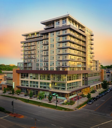 10 N Livingston St, Madison, WI à louer - Photo de l’immeuble – Image 2 sur 5