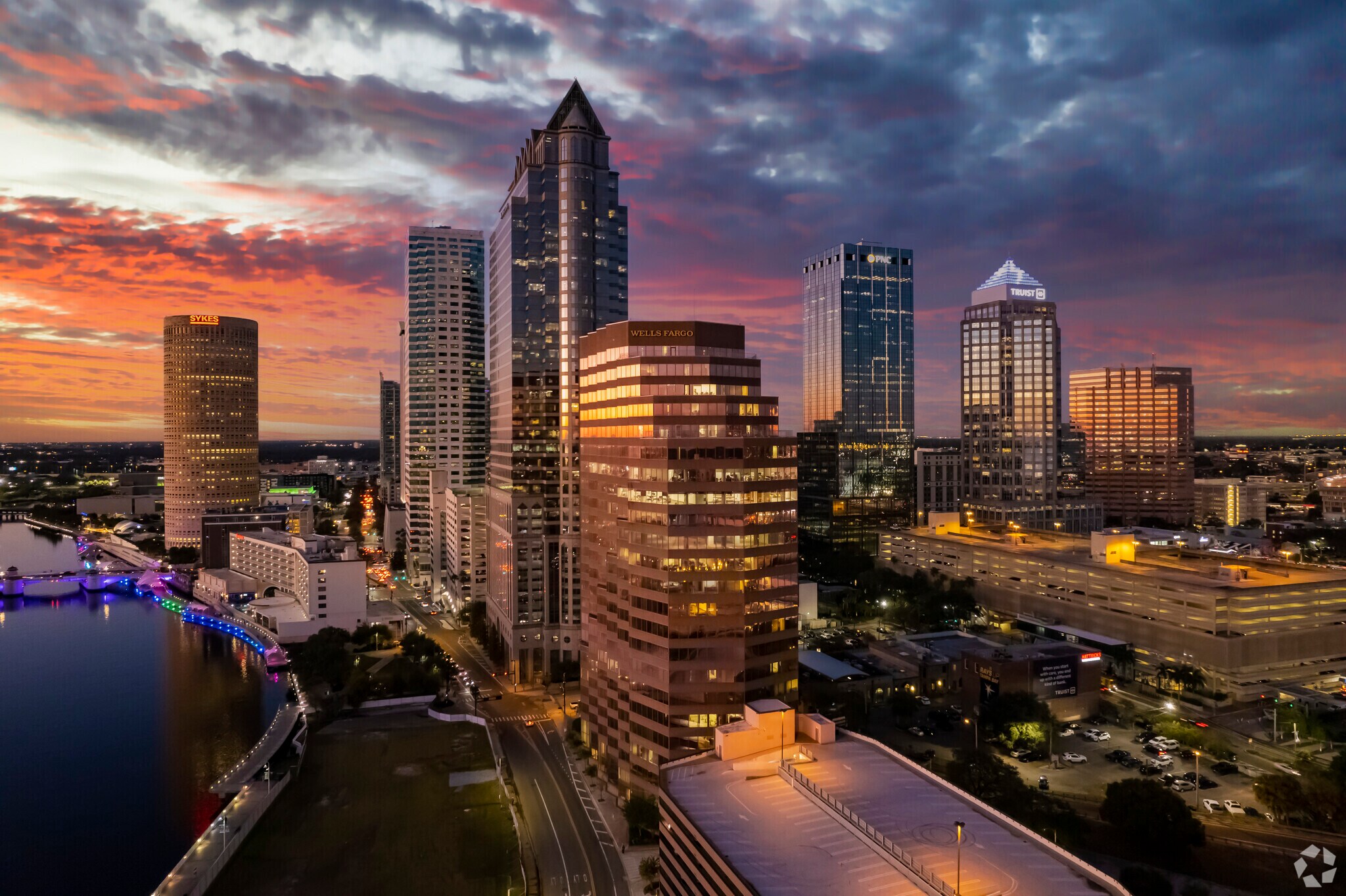 401 E Jackson St, Tampa, FL à louer Aérien– Image 1 sur 12
