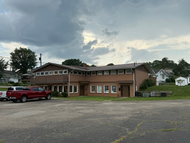 1117 Clark St, Cambridge, OH à vendre - Photo de l’immeuble – Image 3 sur 20