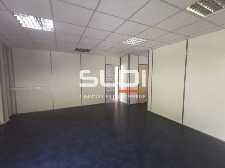 Local d’activités dans Échirolles à louer - Photo intérieure – Image 3 sur 8