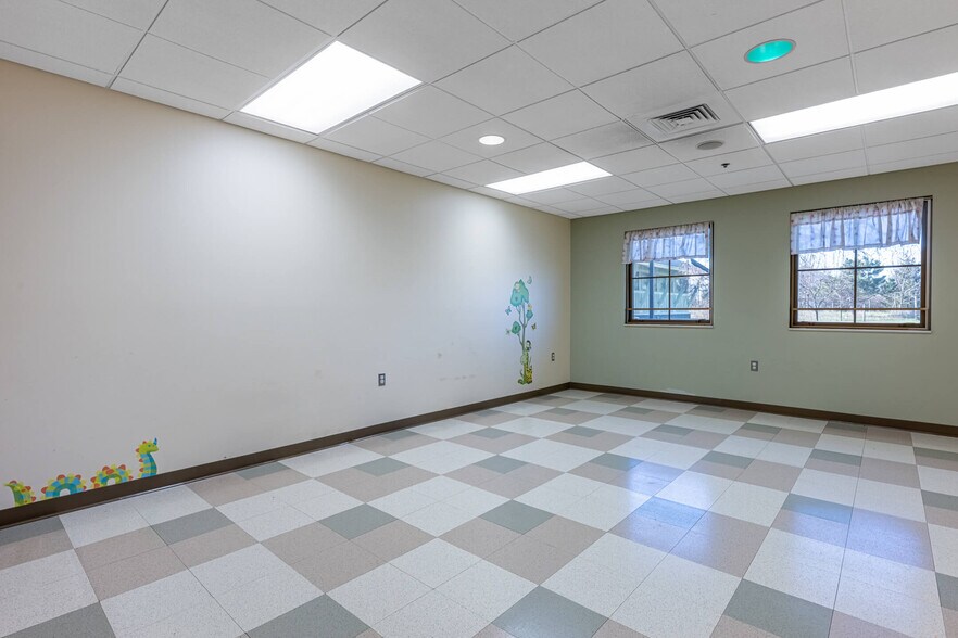 8690 Yankee St, Dayton, OH à louer - Photo de l’immeuble – Image 3 sur 5