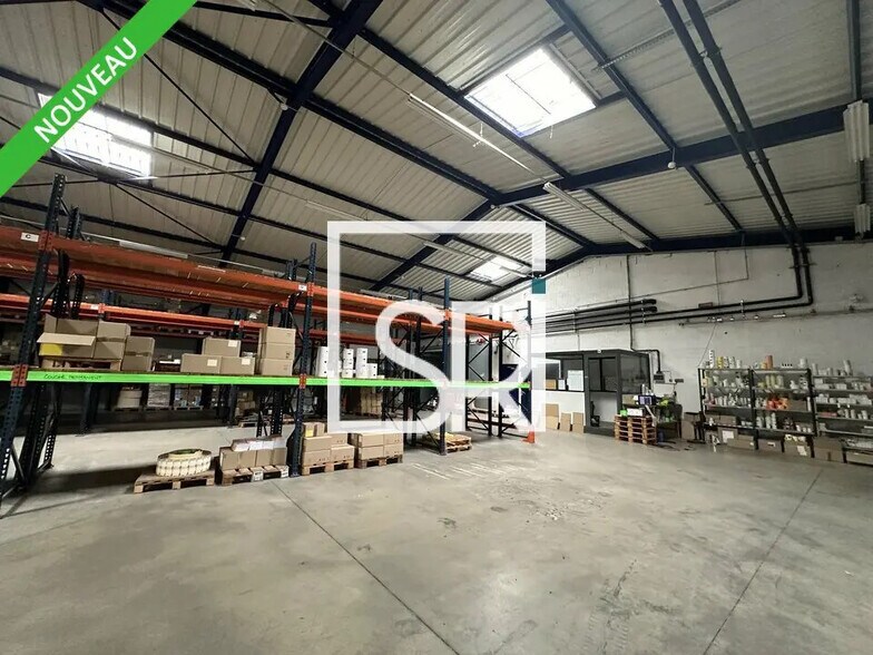 Industriel/Logistique dans Issoire à vendre - Photo de l’immeuble – Image 3 sur 12