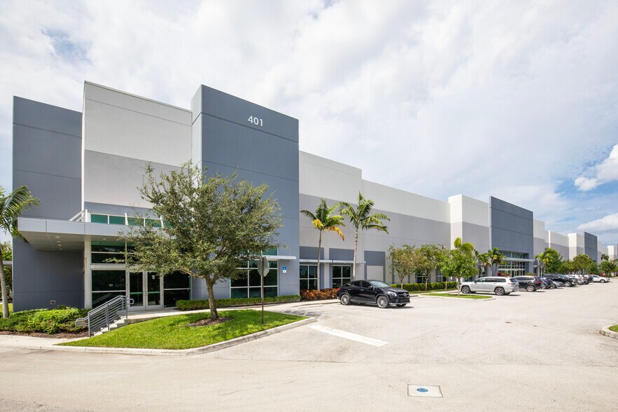 401 N Cleary Rd, West Palm Beach, FL à louer - Photo de l’immeuble – Image 3 sur 14