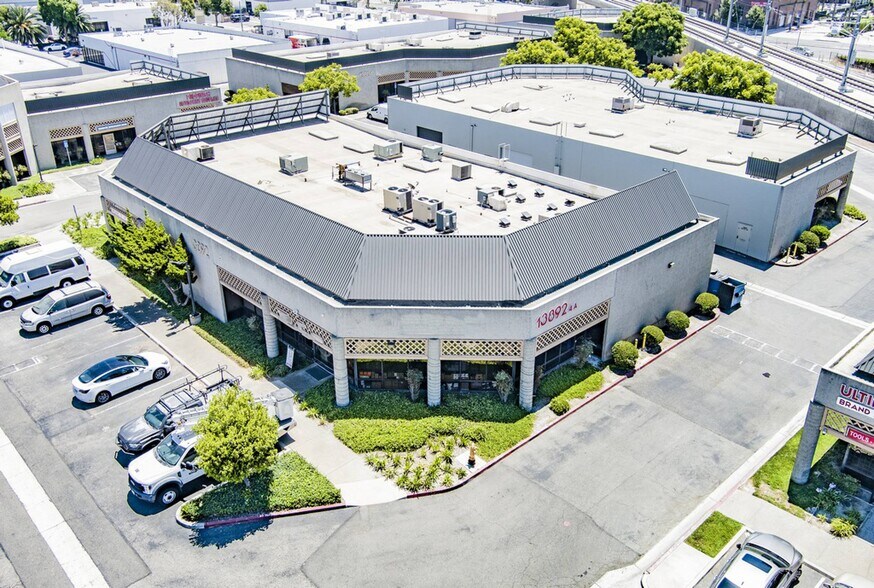 13892 Harbor Blvd, Garden Grove, CA à vendre - Photo de l’immeuble – Image 3 sur 5