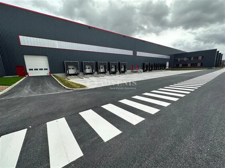 Industriel/Logistique dans Le Thillay à louer - Photo de l’immeuble – Image 1 sur 12
