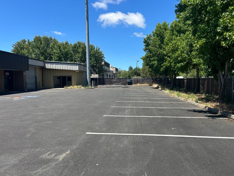 400 E Todd Rd, Santa Rosa, CA à louer - Photo de l’immeuble – Image 2 sur 5