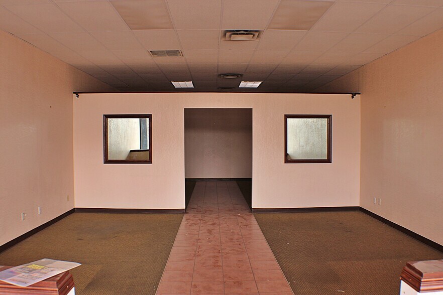1155 N Zaragosa Rd, El Paso, TX à louer - Photo intérieure – Image 3 sur 7