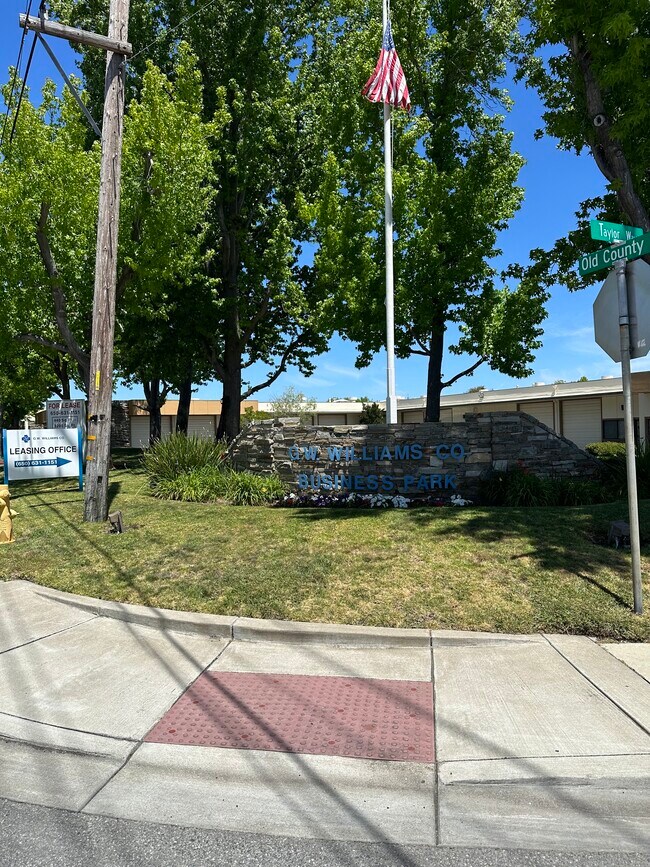 Plus de détails pour 70 Glenn Way, San Carlos, CA - Industriel/Logistique à louer