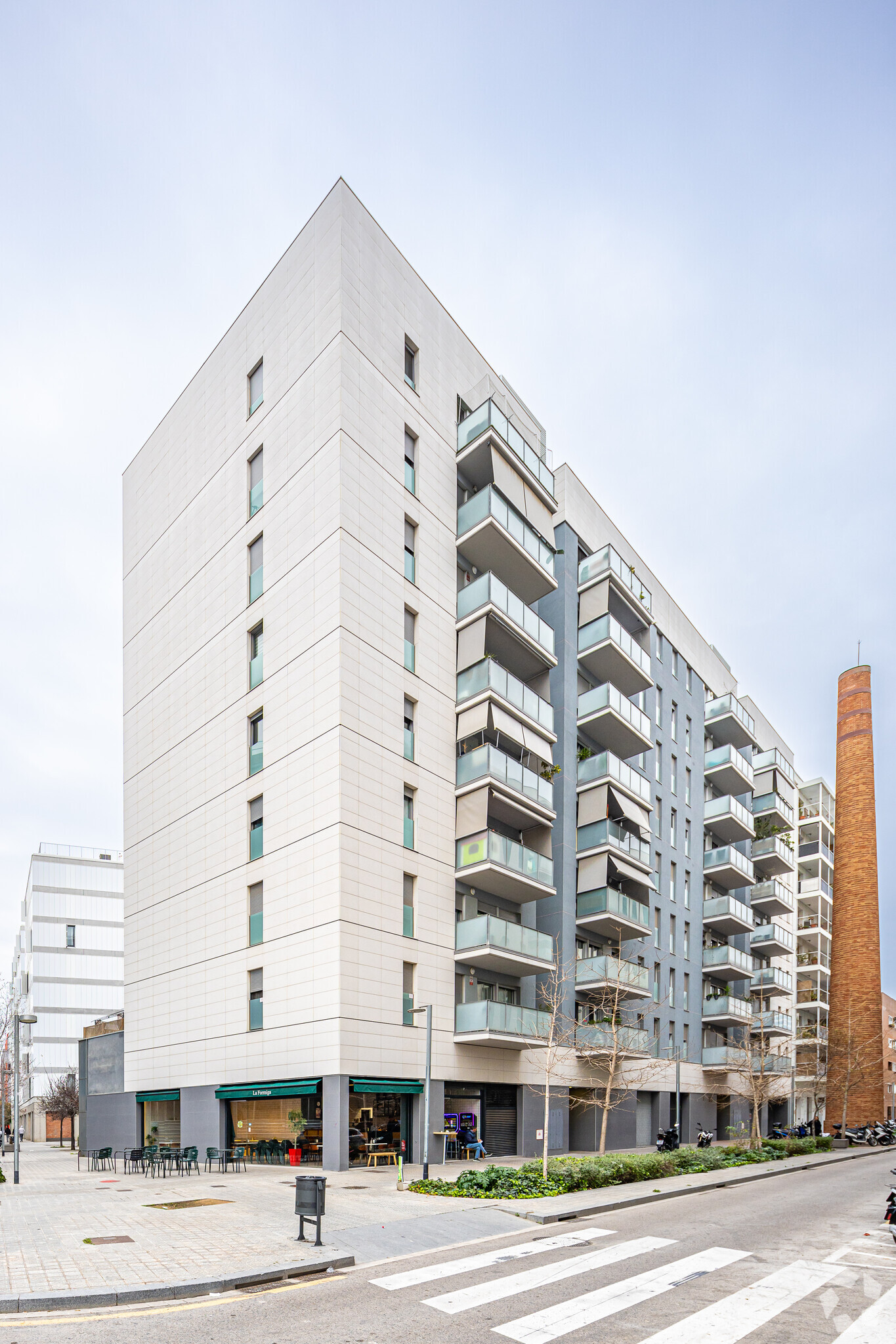 Immeuble residentiel dans Barcelone, Barcelona à vendre Photo principale– Image 1 sur 3