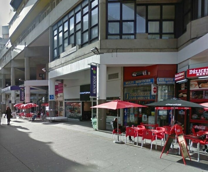 Local commercial dans Saint-Denis à louer - Photo de l’immeuble – Image 2 sur 4