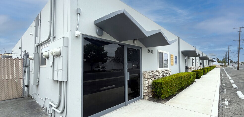 2401-2413 S Broadway, Santa Ana, CA à vendre - Photo de l’immeuble – Image 3 sur 19