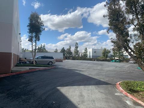 1669 Puddingstone Dr, La Verne, CA à louer - Photo de l’immeuble – Image 3 sur 5