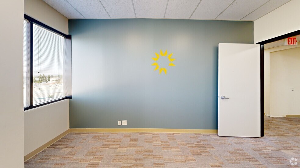 4550 California Ave, Bakersfield, CA à louer - Numérisation 3D Matterport – Image 3 sur 17