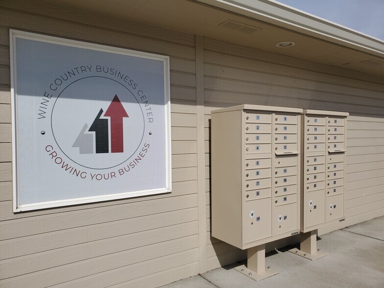 223 W Wine Country Rd, Grandview, WA à louer - Photo de l’immeuble – Image 3 sur 5