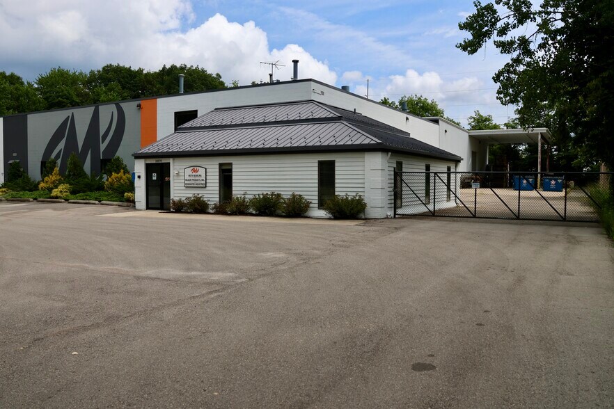 18570 Trimble Ct, Spring Lake, MI à vendre - Photo de l’immeuble – Image 2 sur 3