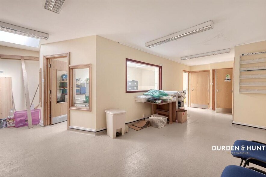 688 Romford Rd, Londres à vendre - Photo de l’immeuble – Image 3 sur 29