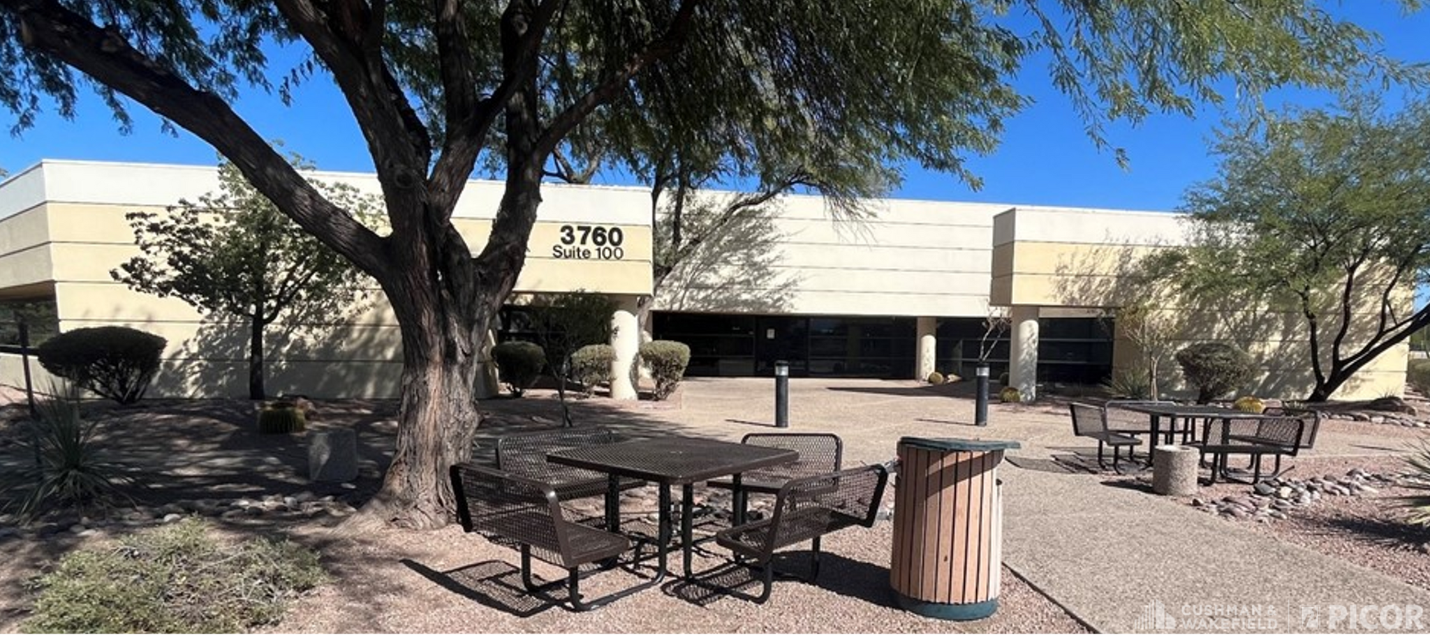3760 N Commerce Dr, Tucson, AZ à louer Photo intérieure– Image 1 sur 11