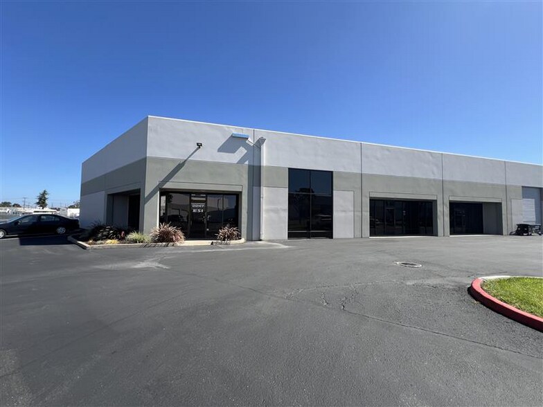 2223-2247 Commerce Pl, Hayward, CA à louer - Photo de l’immeuble – Image 2 sur 6