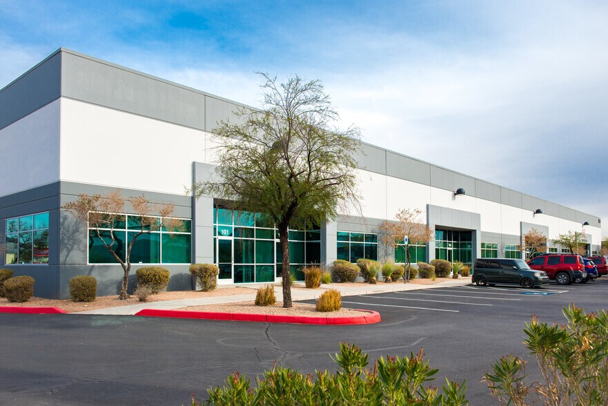 950 W Warm Springs Rd, Henderson, NV à louer - Photo principale – Image 1 sur 11