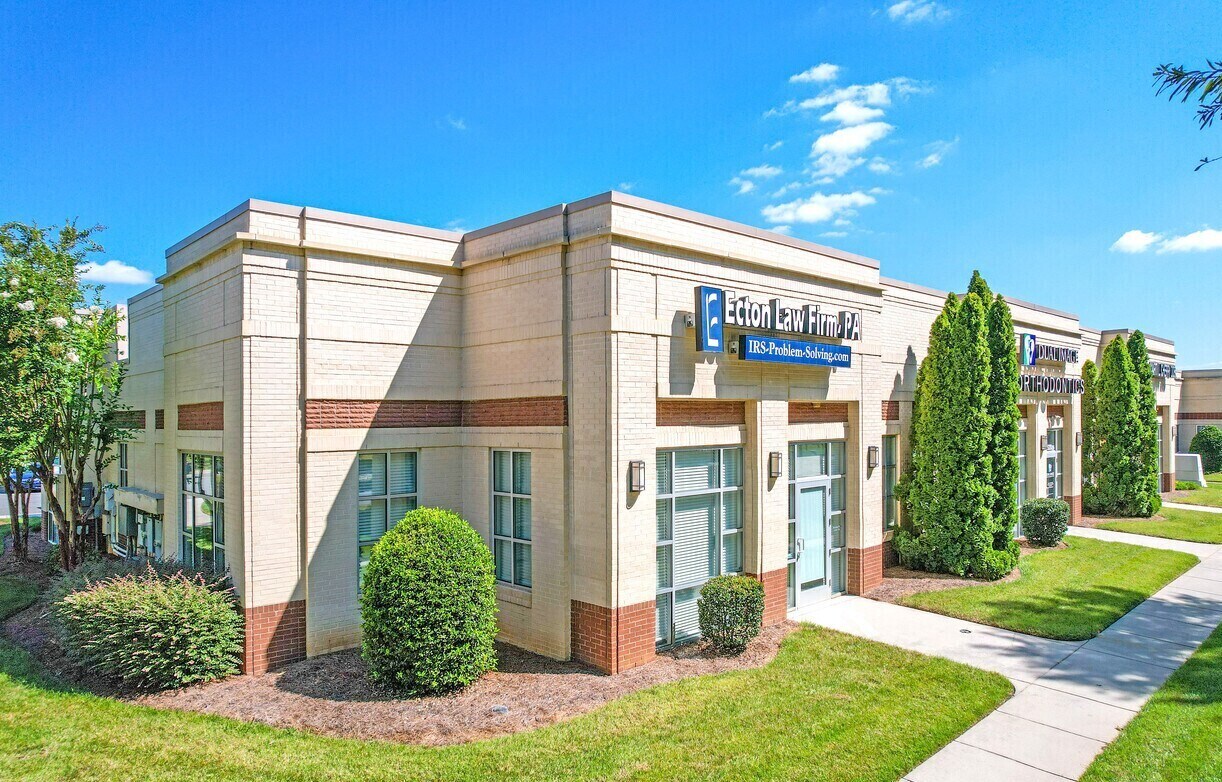 2620 Arrowood Rd, Charlotte, NC à louer Photo de l’immeuble– Image 1 sur 22