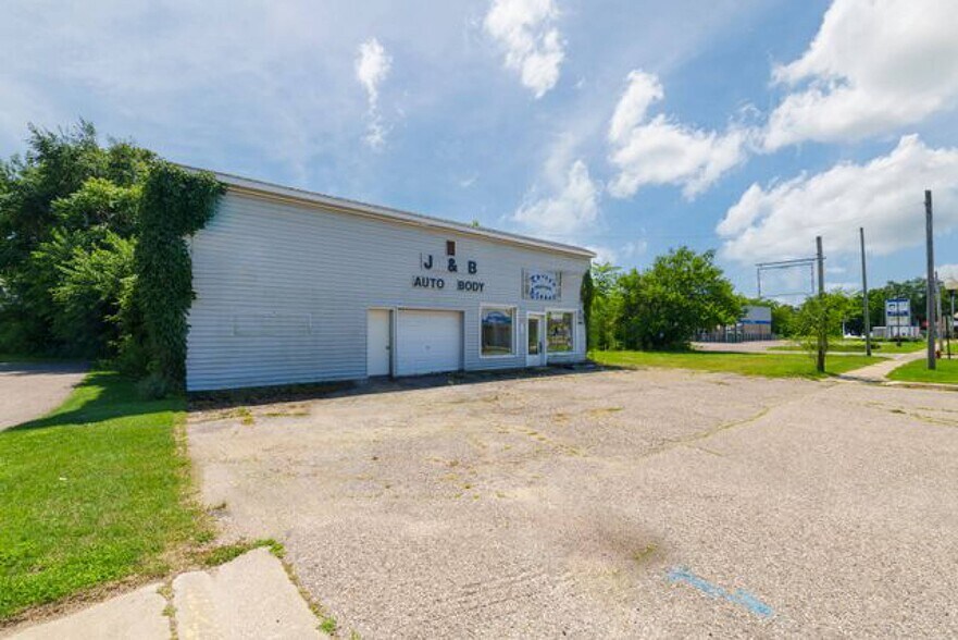 210 W Main St, Hartford, MI à vendre - Photo de l’immeuble – Image 3 sur 18