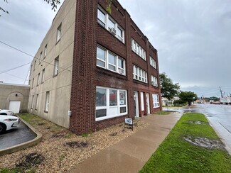 Plus de détails pour 205 N Lake St, Aurora, IL - Local commercial à louer