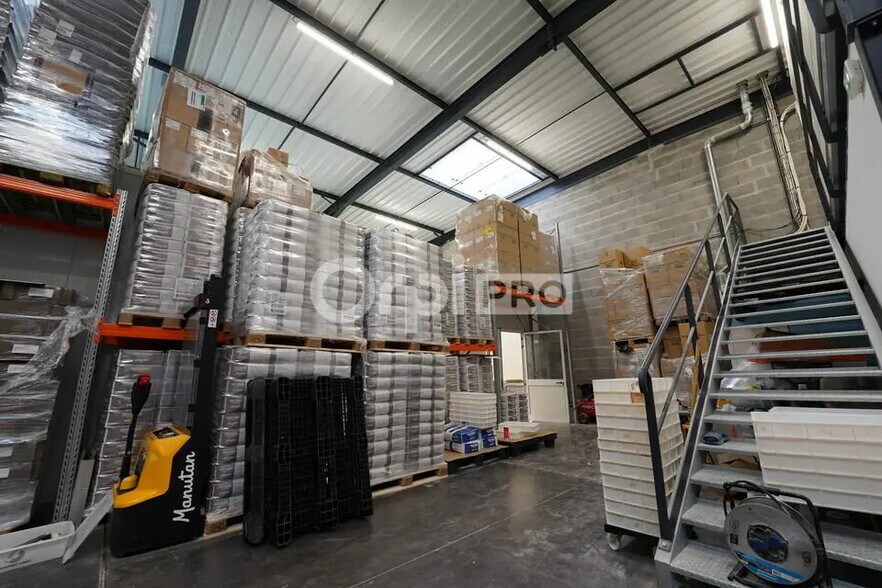 Bureau dans Décines-Charpieu à louer - Photo intérieure – Image 3 sur 11