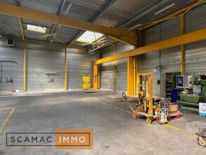 Industriel/Logistique dans La Ville-du-Bois à vendre Photo intérieure– Image 2 sur 5