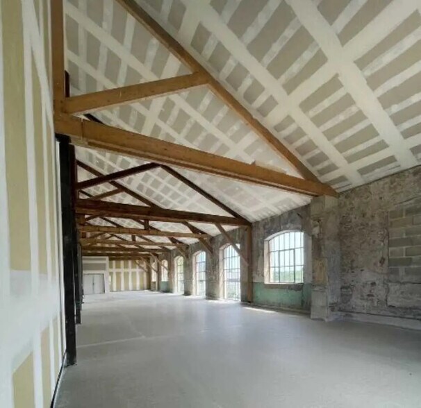 Industriel/Logistique dans Chaponost à vendre - Photo de l’immeuble – Image 2 sur 11