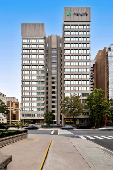 250 Bloor St E, Toronto, ON à louer - Photo de l’immeuble – Image 3 sur 5