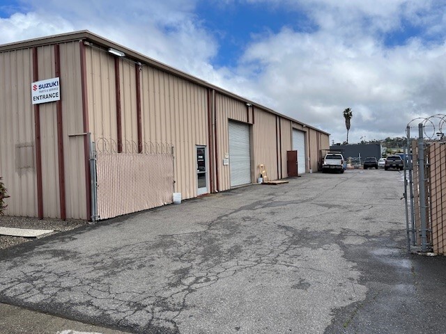 380 Engel St, Escondido, CA à louer - Photo de l’immeuble – Image 3 sur 4