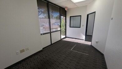 637 S 48th St, Tempe, AZ à louer Photo intérieure– Image 2 sur 4