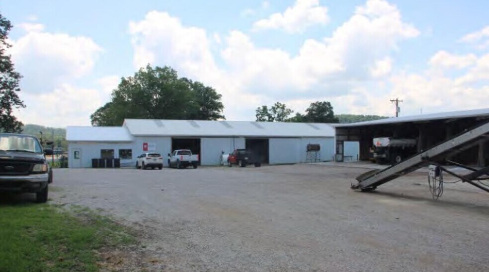 669 Whipp Ave, Liberty, KY à vendre - Photo de l’immeuble – Image 2 sur 17