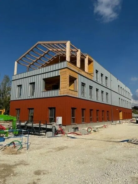 Bureau dans Quetigny à louer - Photo de l’immeuble – Image 3 sur 12