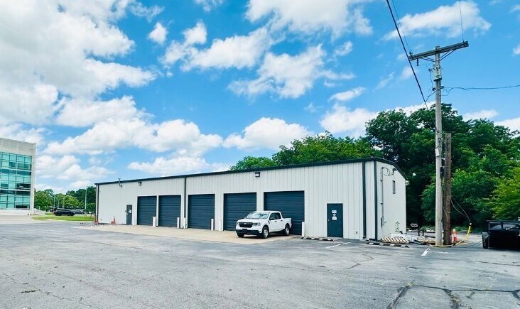Office & Warehouse for Sale portefeuille de 2 biens à vendre sur LoopNet.fr Photo principale– Image 1 sur 3