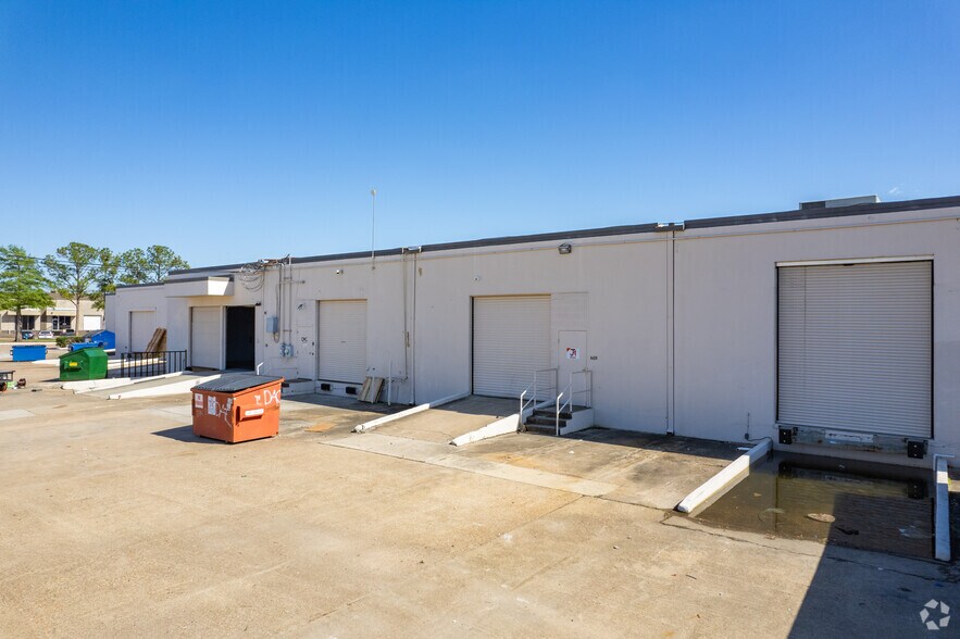 2517 Fairway Park Dr, Houston, TX à louer - Photo de l’immeuble – Image 3 sur 12