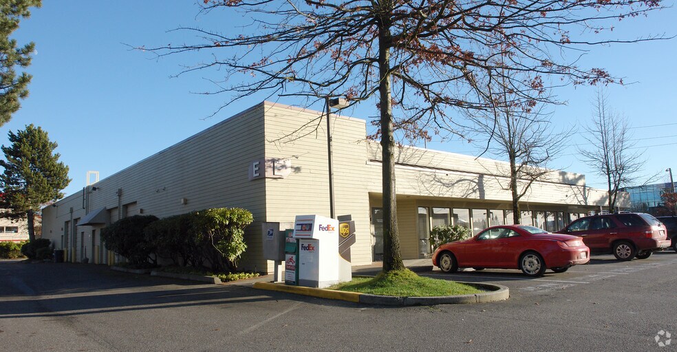 909 SE Everett Mall Way, Everett, WA à vendre - Photo de l’immeuble – Image 3 sur 4