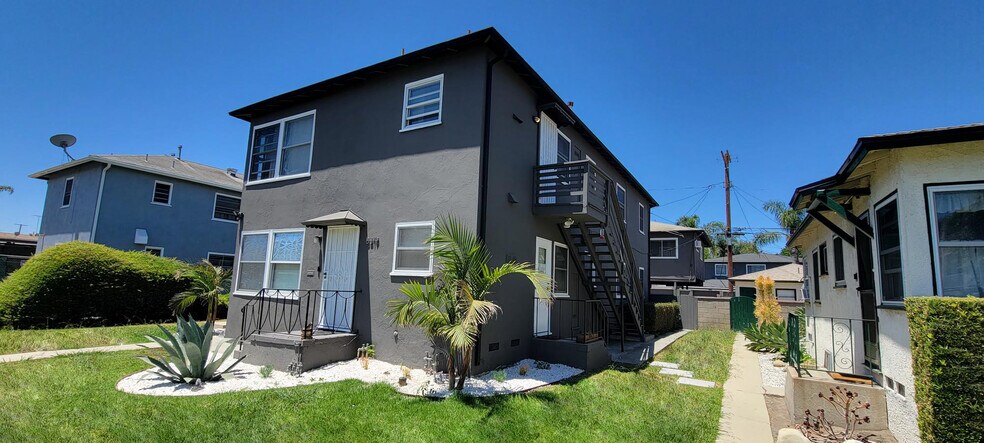 8819 Reading Ave, Los Angeles, CA à vendre - Photo de l’immeuble – Image 3 sur 116