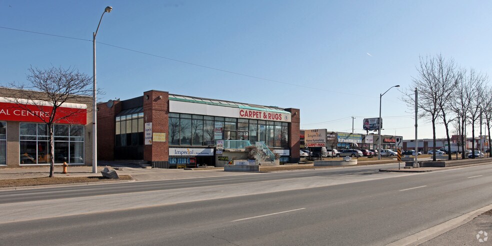 1181-1187 Kennedy Rd, Toronto, ON à louer - Photo de l’immeuble – Image 3 sur 5