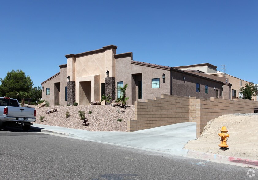 16030 Kamana Rd, Apple Valley, CA à louer - Photo de l’immeuble – Image 3 sur 6