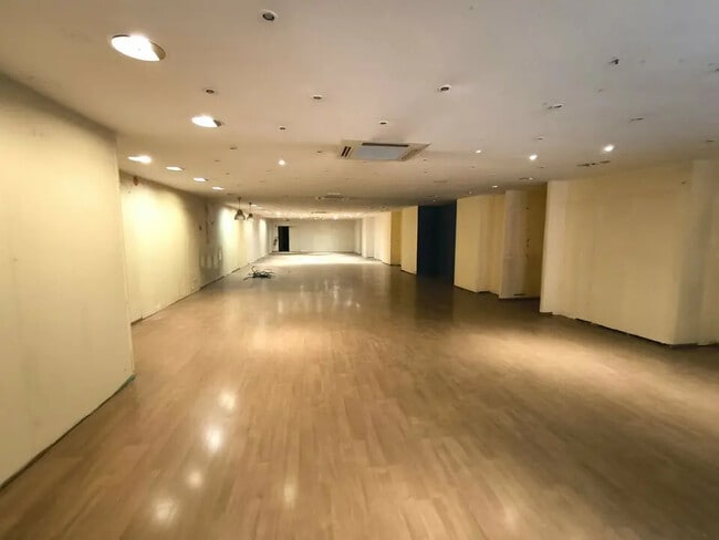 Plus de détails pour Local commercial à louer