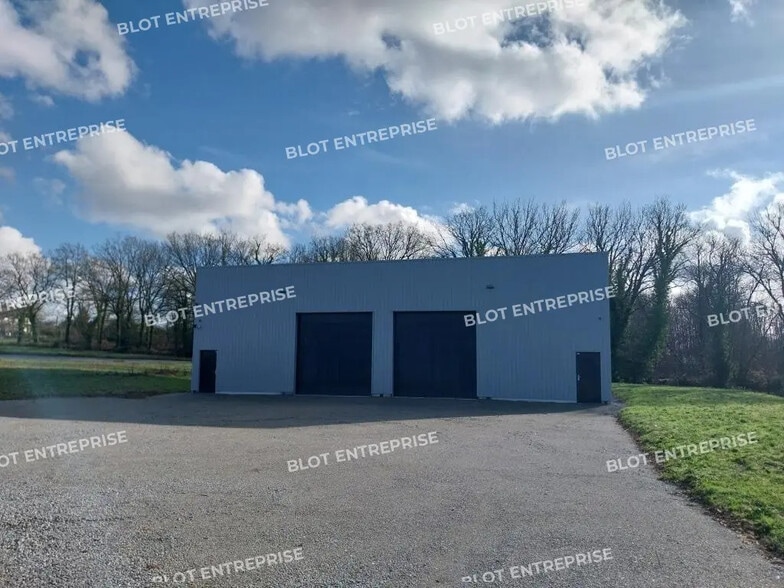 Local d’activités dans Guer à louer - Photo de l’immeuble – Image 1 sur 5